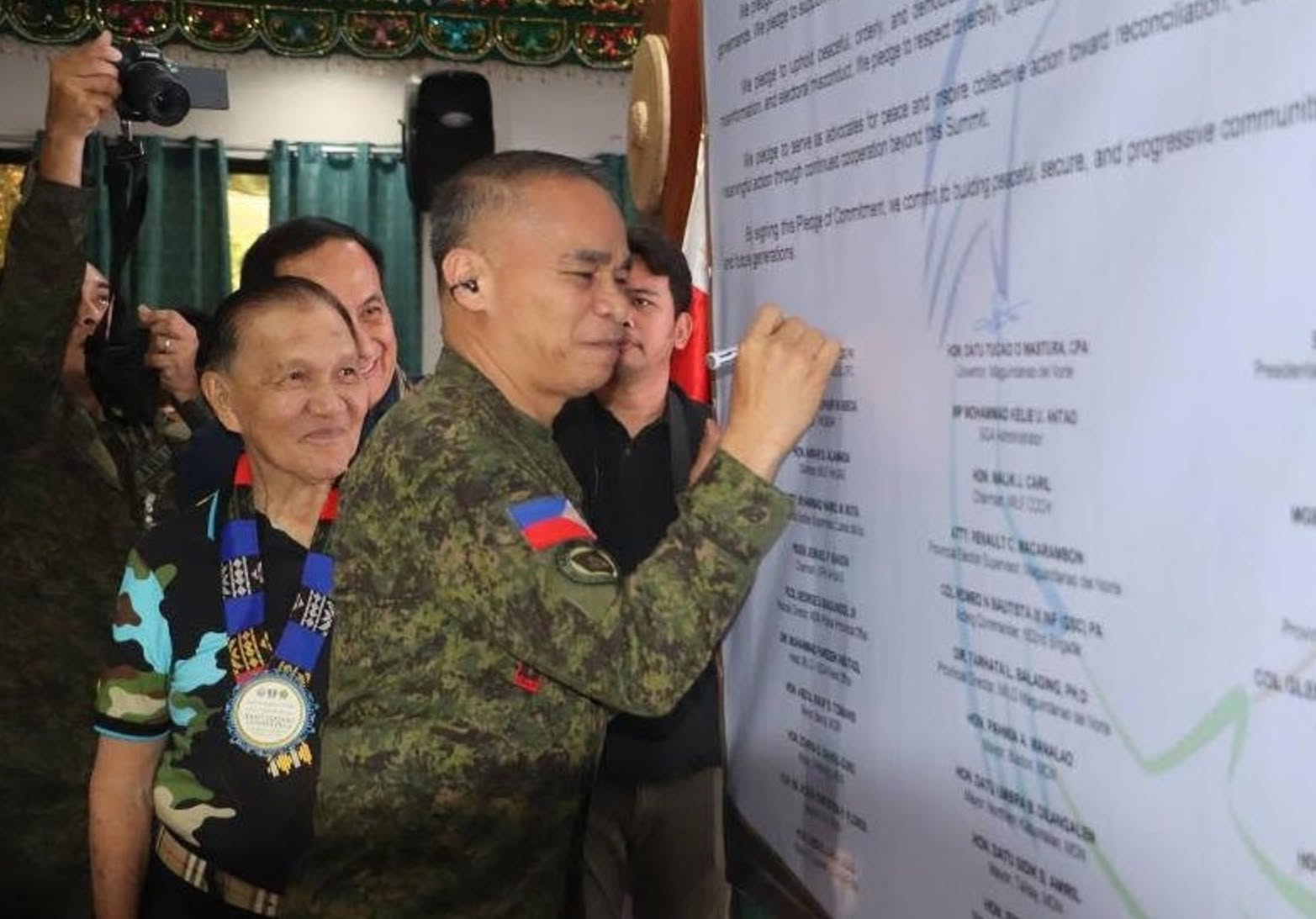 Cross-section Maguindanao del Norte election security deal set